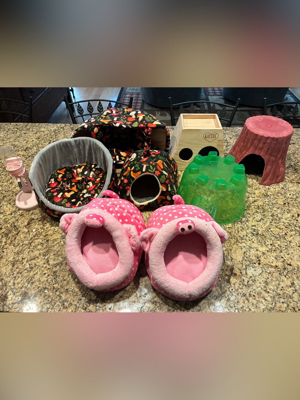 Small pet hides, beds, accessories.